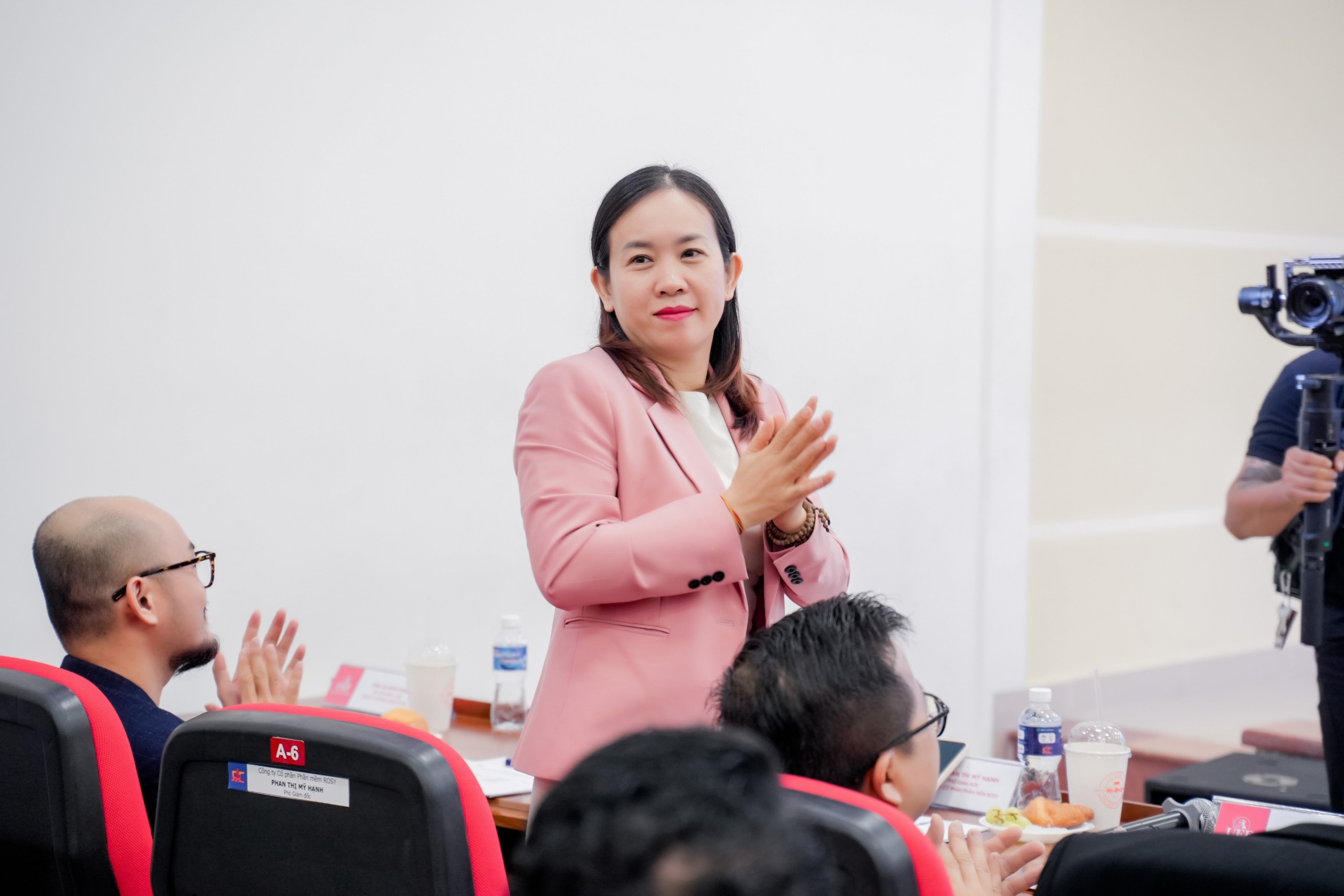 PGD CTCP Phần mềm ROSY - Ms. Phan Thị Mỹ Hạnh vinh dự là ban giám khảo vòng bán kết cuộc thi Recruitment Conqueror 2023